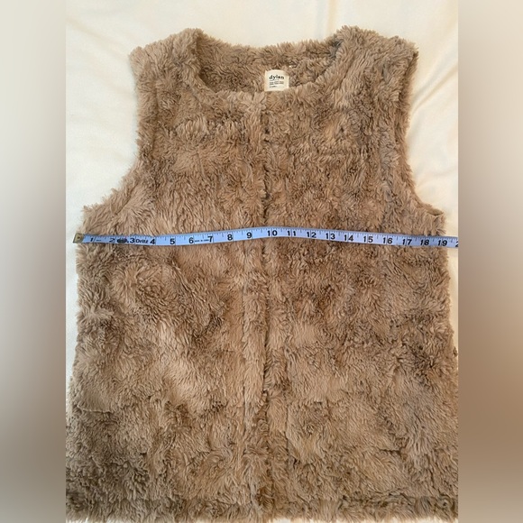Dylan Faux Fur Vest - Picture 5 of 7